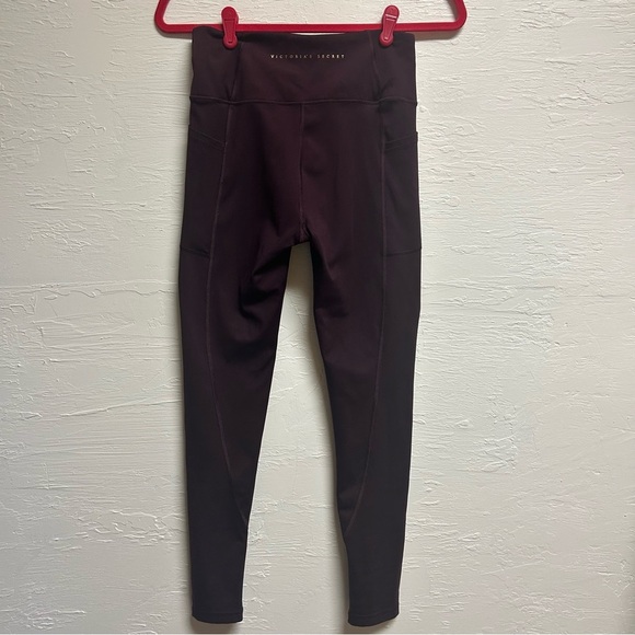 Size 6 Victoria Secret Deep Garnet Workout Leggings with pockets - Picture 1 of 6